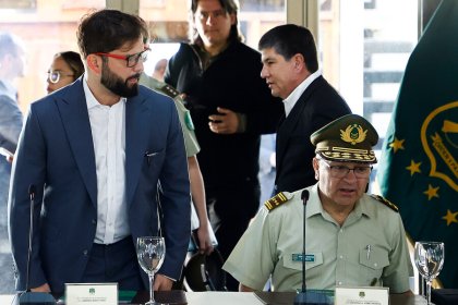 Desde mantenerlo como General Director de Carabineros hasta omitir opinión por la investigación que inicia Fiscalía