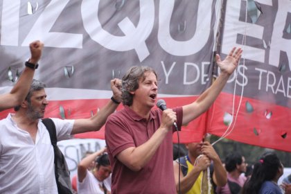 Christian Castillo: "Se les cae la careta a los progresistas que hoy sostienen al gobierno golpista de Perú"