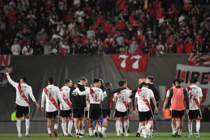 River 5 vs Estudiantes 0: aplastante victoria para seguir peleando por el campeonato