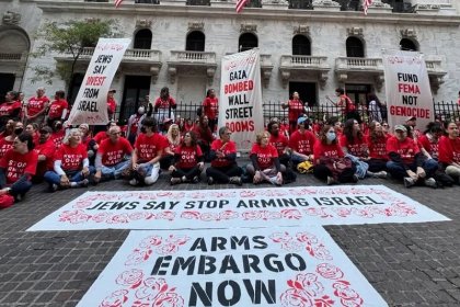 "No en nuestro nombre": activistas judíos irrumpen en la Bolsa de Nueva York