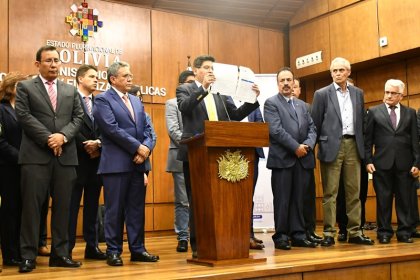 El gobierno anuncia medidas en favor de empresarios exportadores