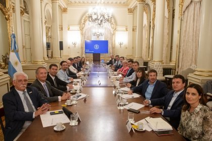 La foto que aceleró la ruptura: Manes y Lousteau abandonan a los radicales con peluca