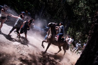 Lago Escondido: repudio a la represión y a la patota de Joe Lewis