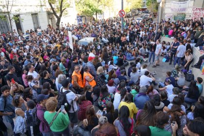 Contra el intento de cierre: trabajadores siguen en permanencia en el Hospital Bonaparte