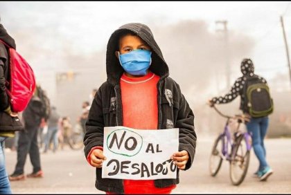 Zona Sur: cientos de estudiantes en apoyo a las familias de Guernica