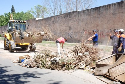 Las Heras: empiezan a reincorporar trabajadores cesanteados, Orozco logra superpoderes y tarifazo del 40%