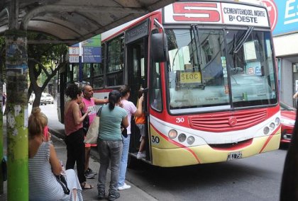 Transporte: los empresarios dieron marcha atrás con los despidos y se levantó el paro