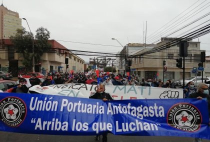 Portuarios de Antofagasta realizan "arengazo" tras 23 días de huelga