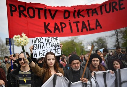 Serbia: masivas manifestaciones populares contra el presidente Vucic