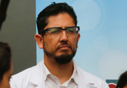 Boric acepta renuncia de Subsecretario Araos en medio de la crisis en la salud