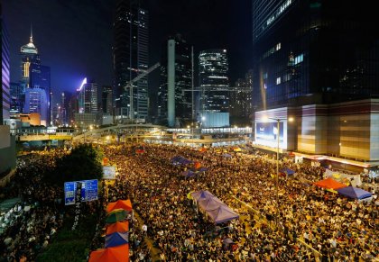 El Gobierno suspende el diálogo y los “paraguas” vuelven a las calles de Hong Kong