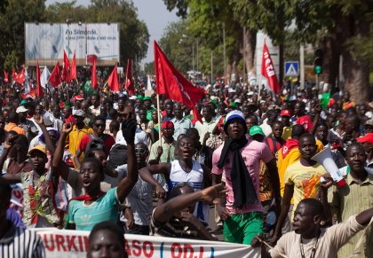 Multitudinaria manifestación en Burkina Faso contra la reforma constitucional