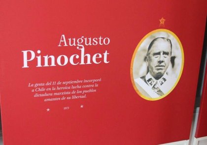 Museo Histórico Nacional se disculpa por incluir a Pinochet en su muestra "Hijos de la Libertad"