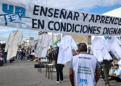 Inicia el paro provincial docente en Río Negro con ataques del gobernador Weretilenck