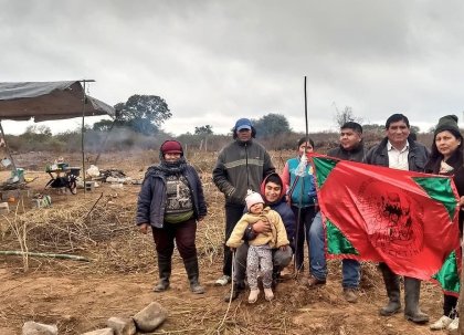 “Con dos máquinas rompieron el alambre, demolieron mi piecita y la tiraron abajo…”