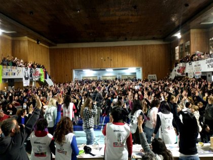 El gobierno ignora las asambleas y profundiza el ataque, la docencia responde en las calles 