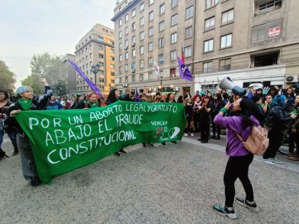 Masiva manifestación por el derecho al aborto libre, legal, seguro y gratuito en Santiago