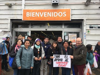 Trabajadores del Cugat Temuco junto a otros sindicatos en la Feria Pinto