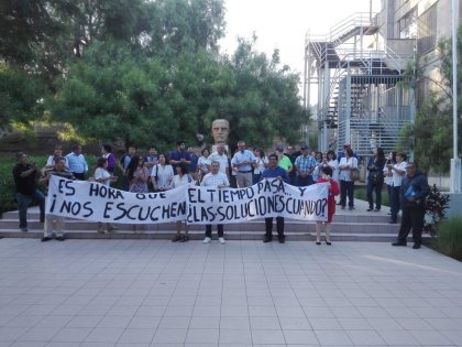 La UTA precariza: Asociación de Funcionarios se moviliza exigiendo respuestas al Rector