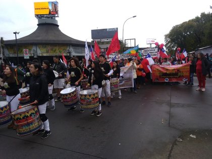 800 personas marchan por las calles de Temuco en un nuevo primero de mayo