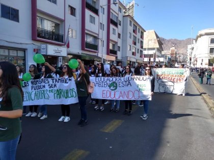 ¡Están las fuerzas para vencer! Distintos trabajadores de la educación confluyen en gran marcha