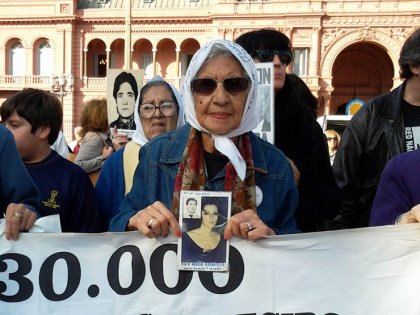  Mirta Acuña de Baravalle, cofundadora de Madres y Abuelas de Plaza de Mayo, convoca a conferencia de prensa