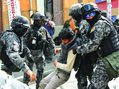 La Policía baja armas contra los ricos, las levanta contra los pobres