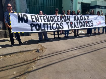 35 días de prisión: nuevamente profesores se manfiestan por la libertad de Roberto Campos 