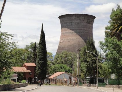 Sin agua y con deudas, obreros de Zapla fueron al paro