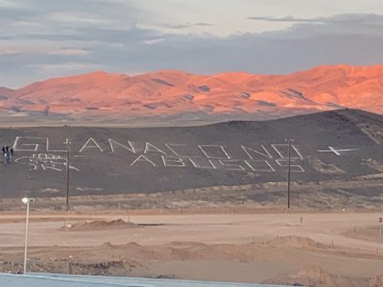 No + abuso: el rayado de los trabajadores de la huelga de Minera Guanaco