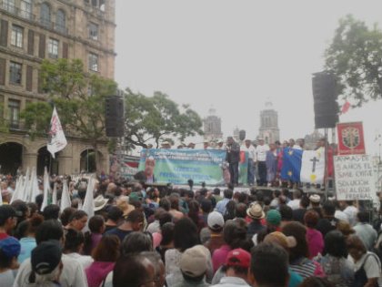 Llega al Zócalo caravana yaqui en defensa del agua