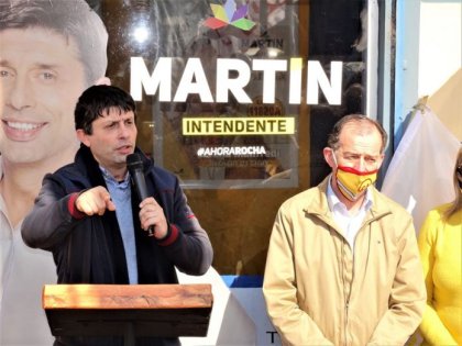 El candidato a intendente por Rocha por Cabildo Abierto en una cruzada contra los hippies (pobres)