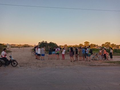 Vecinos de Grand Bourg comienzan a organizarse contra un basural a cielo abierto - YouTube