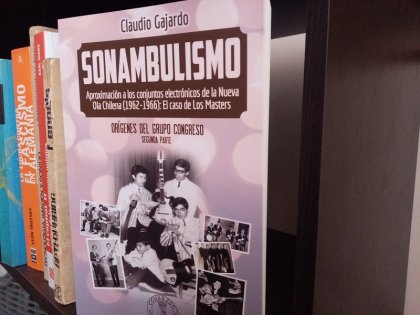 Entrevista: Claudio Gajardo y su último libro "Sonambulismo", en el que aborda el origen de los conjuntos electrónicos en Chile