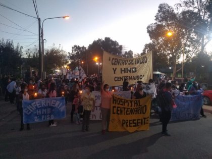 Solidaridad y apoyo activo en las calles de Centenario a la lucha de salud