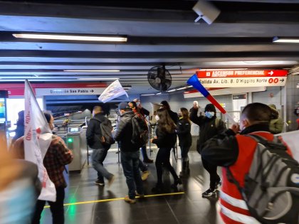 ¡Qué grandes! Trabajadores del Metro liberan torniquetes y permiten ingreso gratuito en protesta contra la gerencia