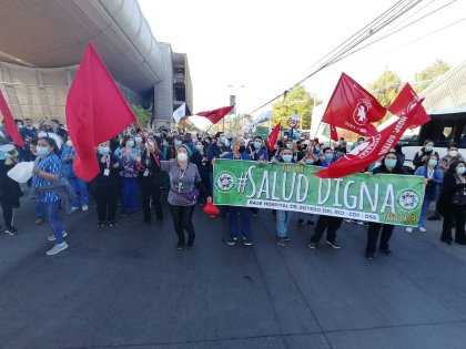 Trabajadores de Hospital Sótero del Río se movilizan en contra de los despidos