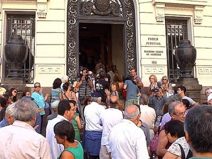 Organismos de derechos humanos de Uruguay y Argentina repudian el procesamiento de los seis militantes por la manifestación en la SCJ en 2013