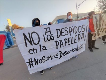 La lucha de las y los papeleros continua: Se toman la entrada y la calle principal de la fábrica contra los despidos y por la reincorporación 