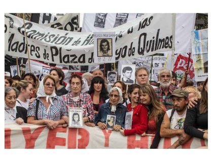 Votar en blanco para honrar la historia y la memoria de nuestros treinta mil