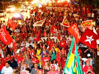 Brasil: marchas en todo el país en defensa de Dilma