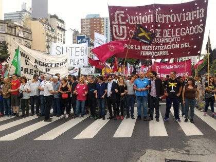 Miles marcharon a Plaza de Mayo contra el ajuste y la represión