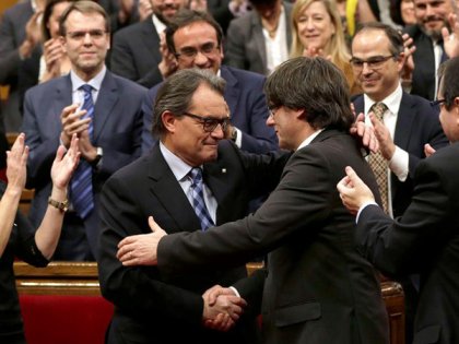 Puigdemont investido presidente: "Mi programa es el de Mas"