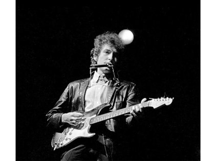 Bob Dylan provee, el tiempo hace lo demás