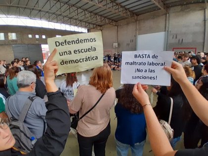 Abrazo en Colegio San José por sanción a su directora