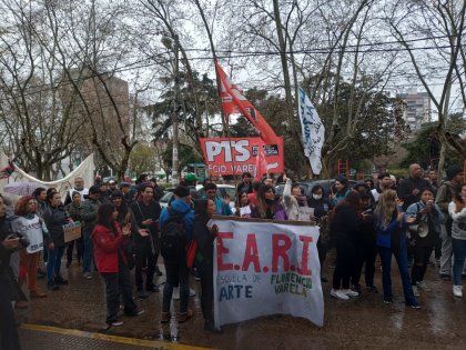 La EARI moviliza en Varela por infraestructura y edificio propio