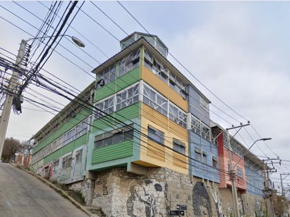 Comunidad escolar de la Escuela España de Valparaíso denuncian graves fallas estructurales del edificio