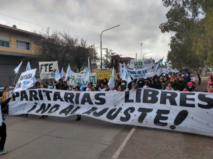 Río Negro: paro docente y marcha provincial en Viedma