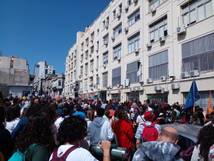 Concentración de la Intergremial Universitaria en el Ministerio de Trabajo