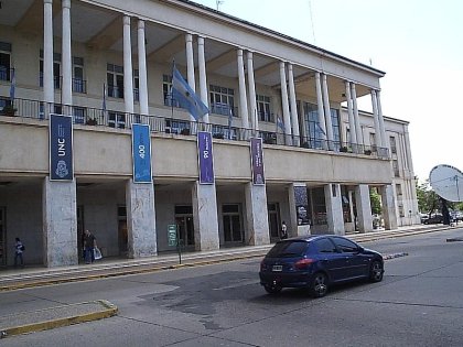 Estudiantes organizan un “ruidazo” en la Universidad de Córdoba contra el ajuste a la educación pública